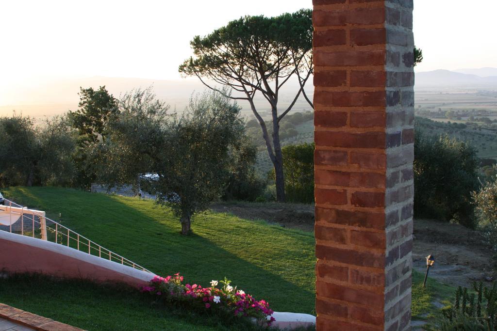 Il Pino Bed and Breakfast Vetulonia Buitenkant foto