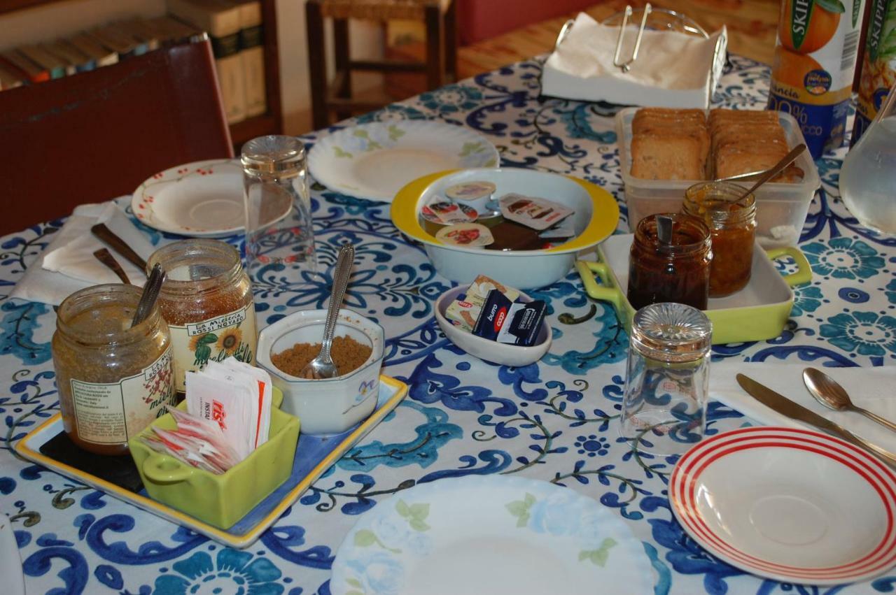 Il Pino Bed and Breakfast Vetulonia Buitenkant foto